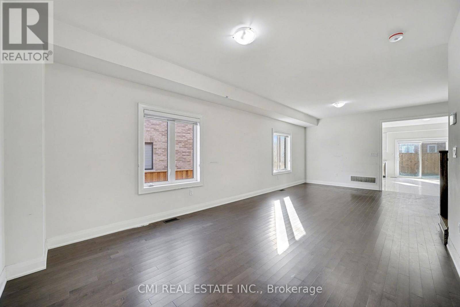 Clarington (bowmanville), ON L1C7E2,343 NORTHGLEN BOULEVARD W