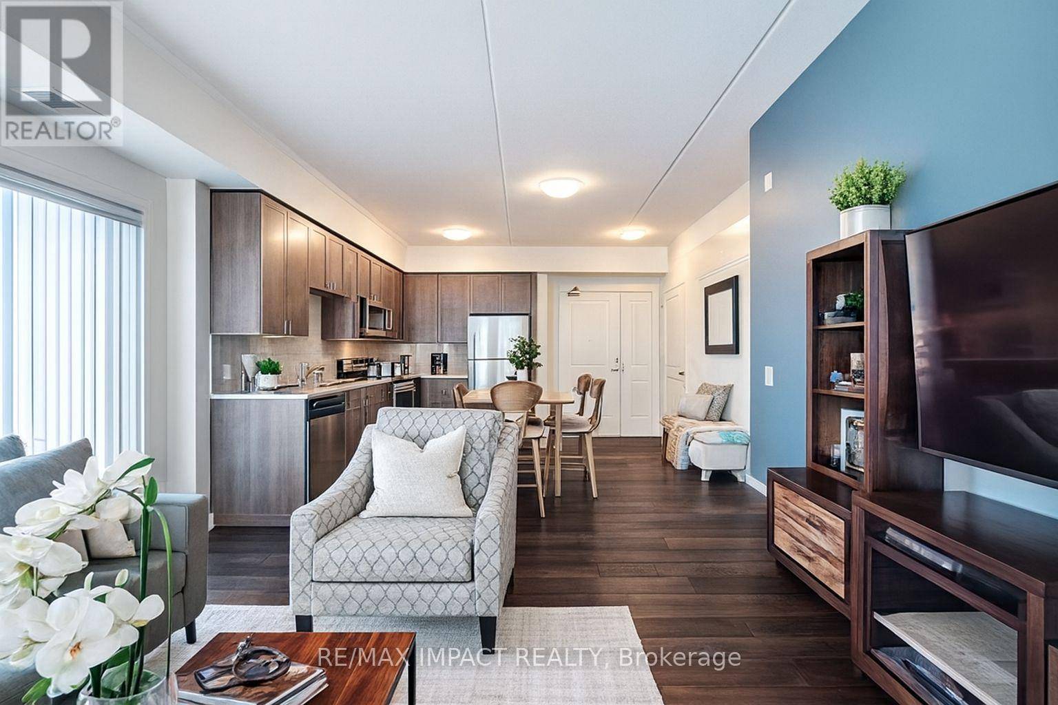 Clarington (bowmanville), ON L1C3K6,290 Liberty ST North #209