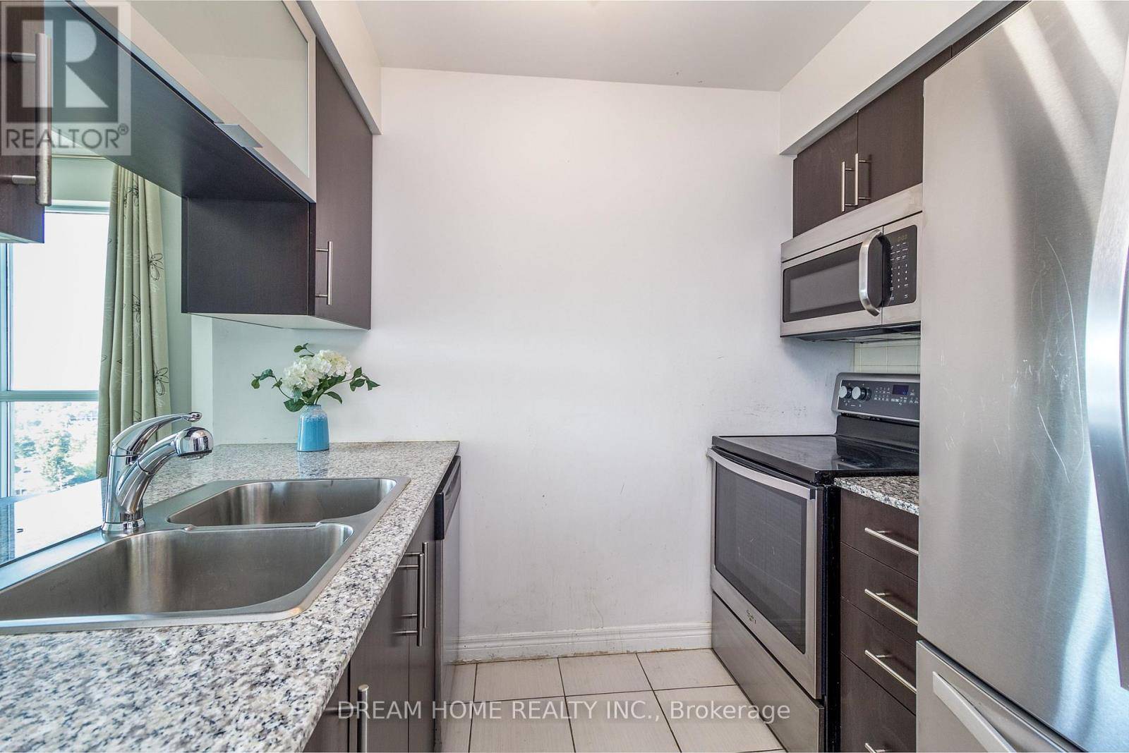 Toronto (bendale), ON M1P0A9,50 Town Centre CT #2302