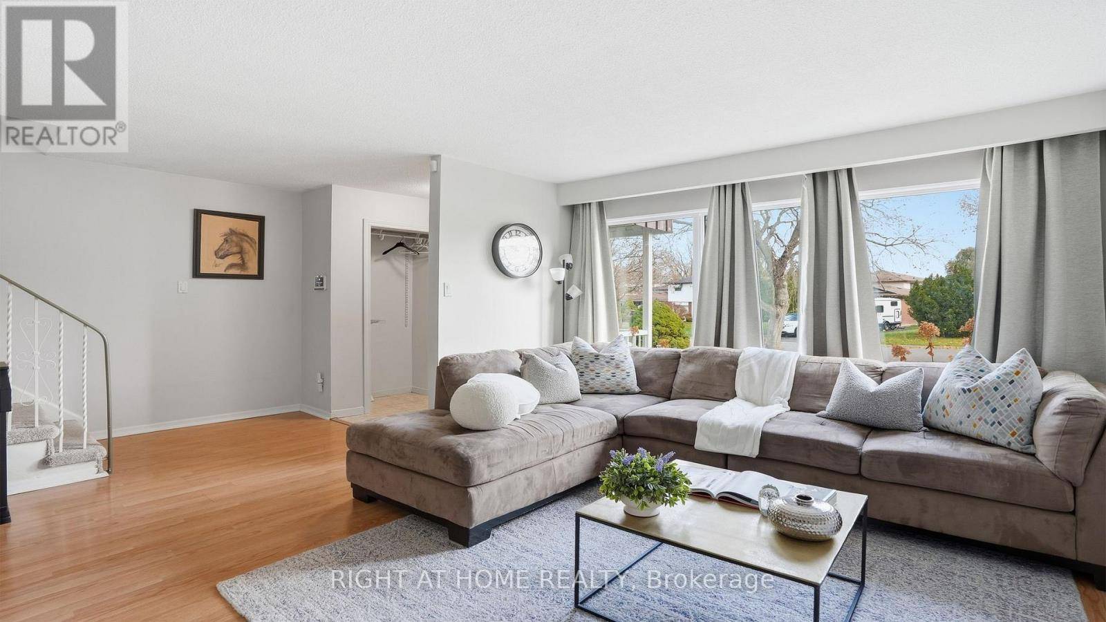 Oshawa (eastdale), ON L1G6P7,408 CAMELOT COURT