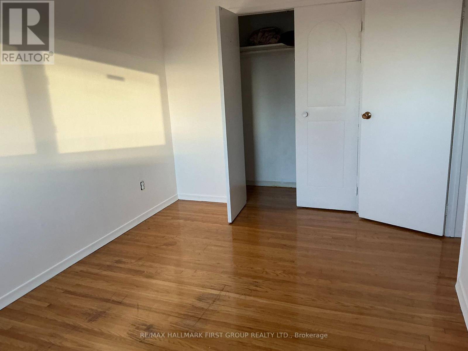 Oshawa (donevan), ON L1H6R6,361 Linden ST #1