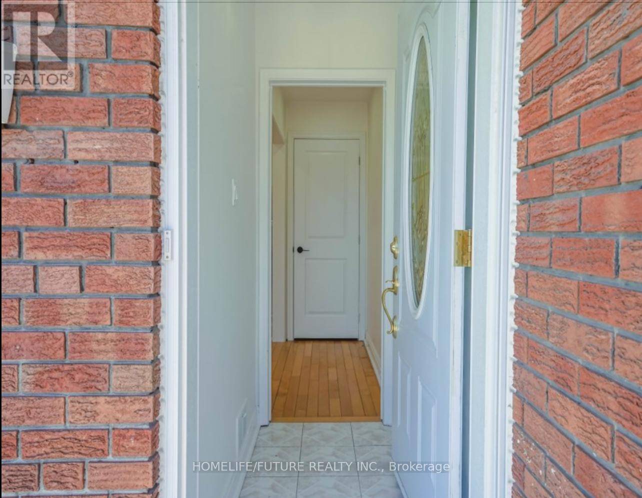 Toronto (clairlea-birchmount), ON M1K1T7,62 NORTH EDGELY AVENUE