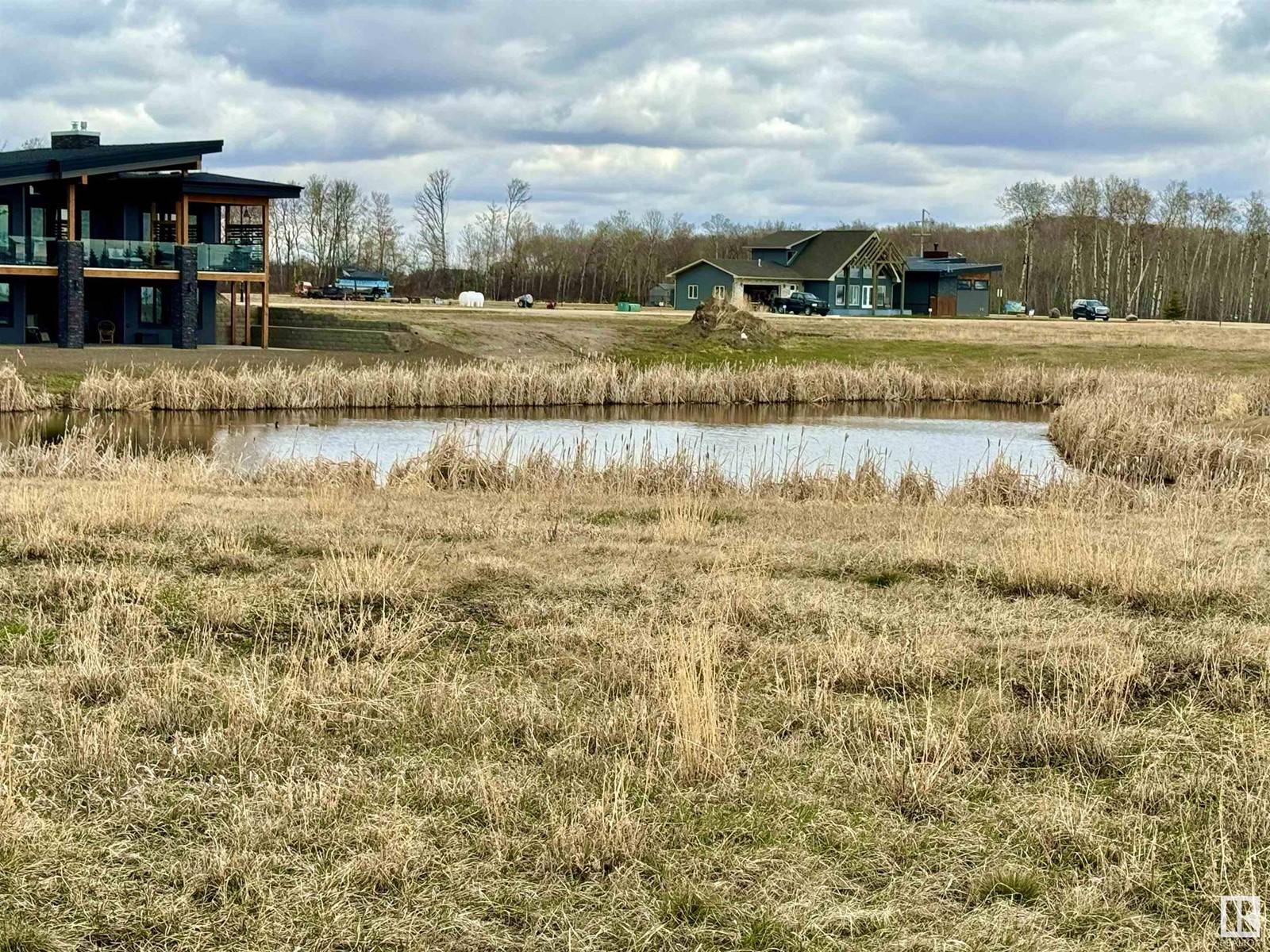 Rural Camrose County, AB T0B0H3,333 LAKEVIEW AV