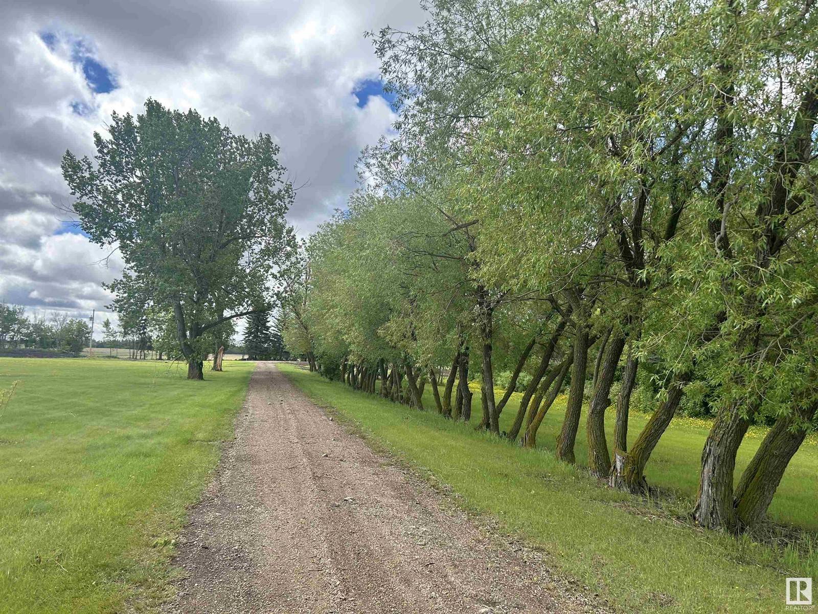 Rural Sturgeon County, AB T8R2L1,RR 252 TWP 552