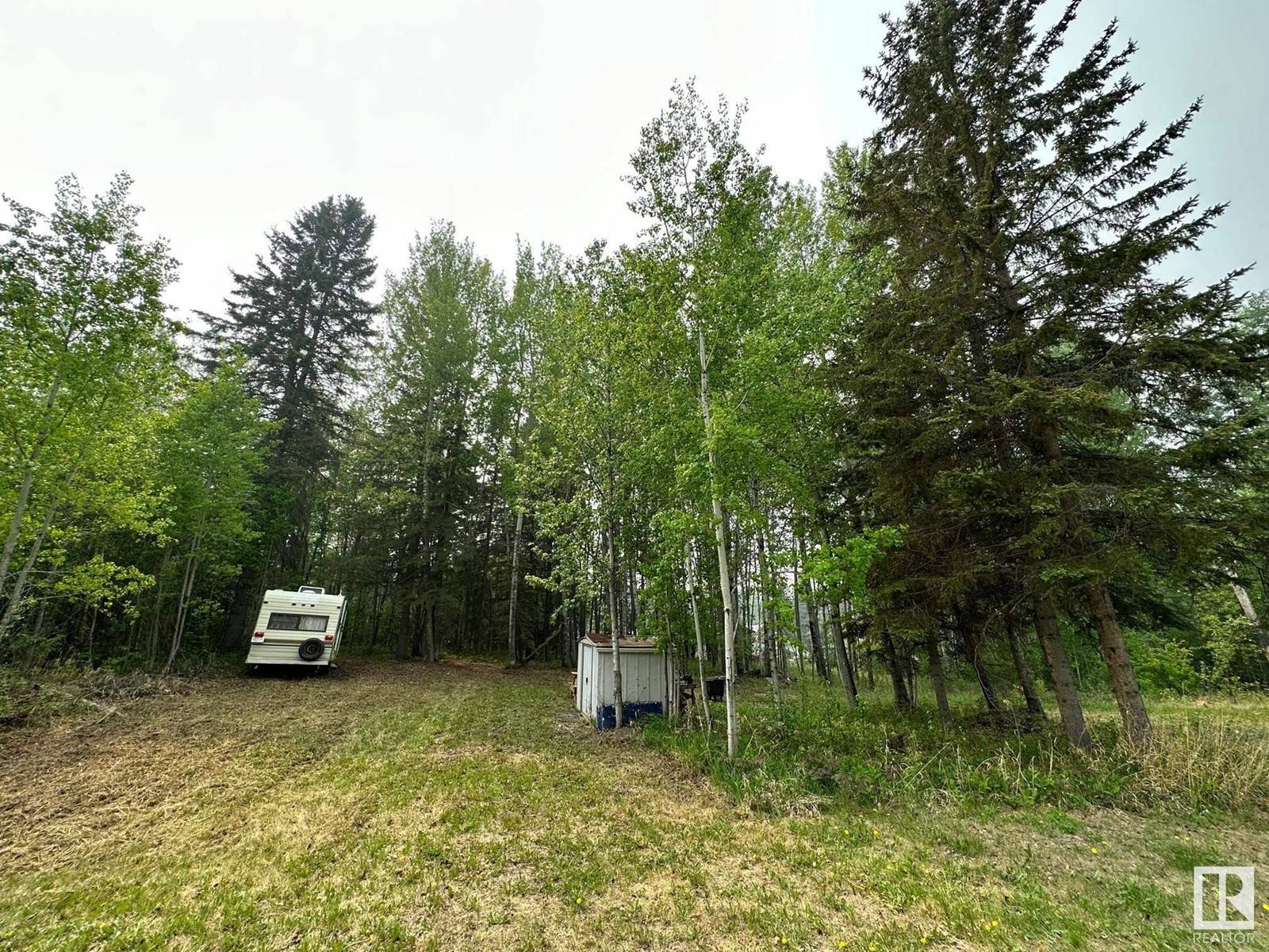 Rural Lac Ste. Anne County, AB T0E1H0,5 POPPY PL