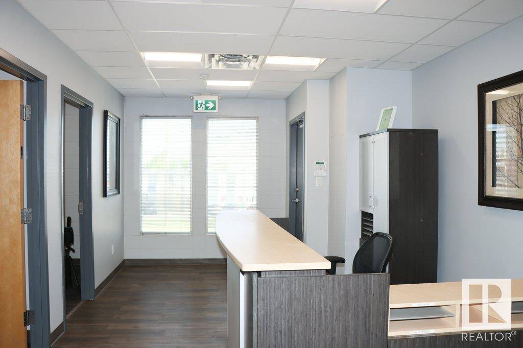 Edmonton, AB T5M2X2,#202 16813 113 AV NW NW