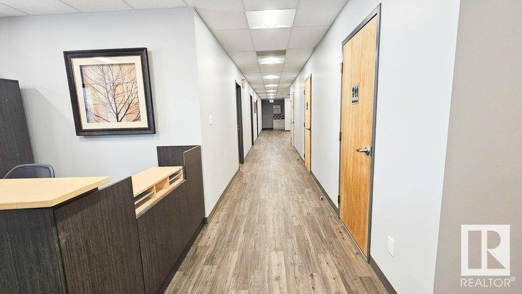 Edmonton, AB T5M2X2,#202 16813 113 AV NW NW