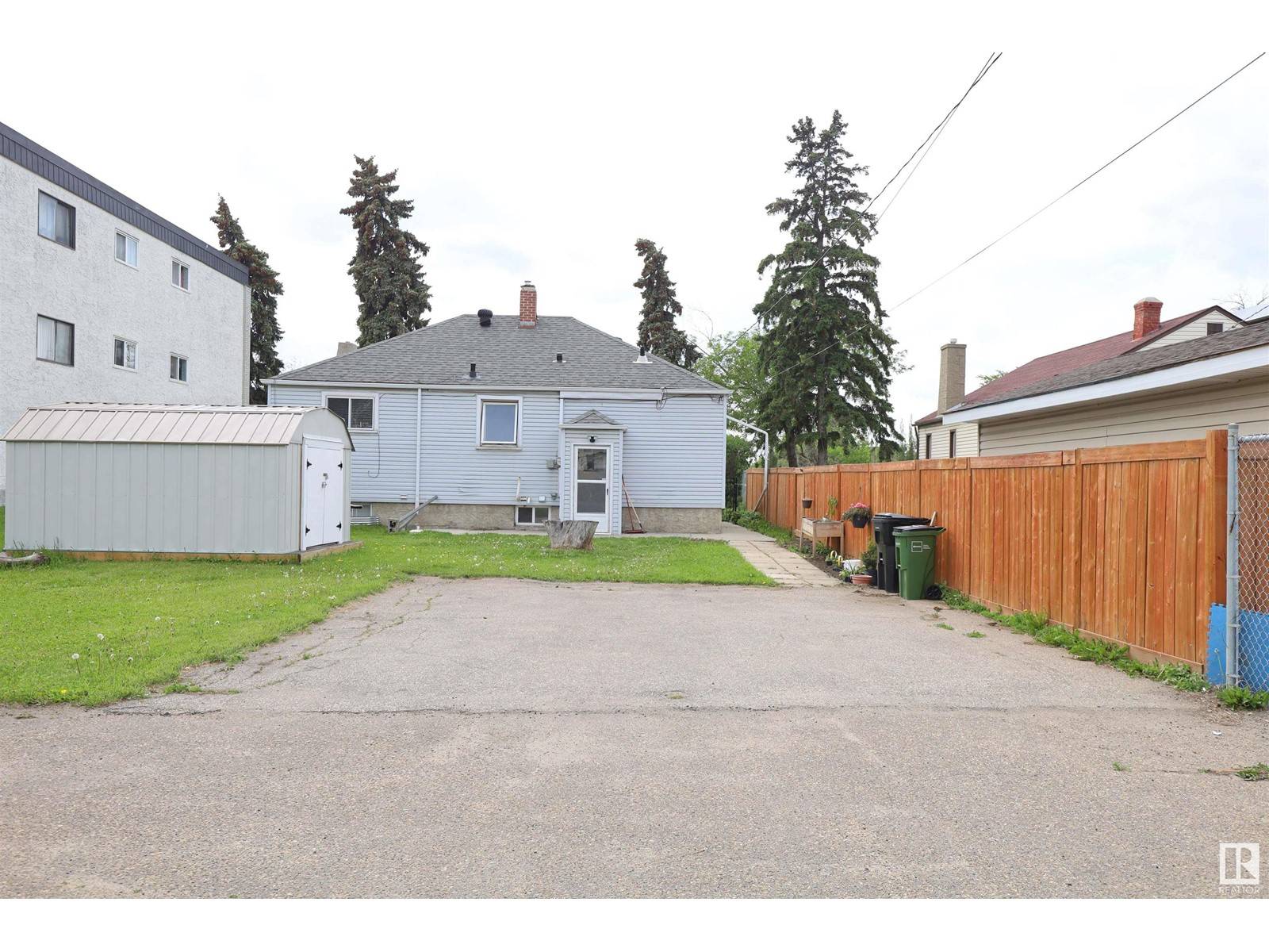 Edmonton, AB T5H3C2,10923 109 St. NW NW