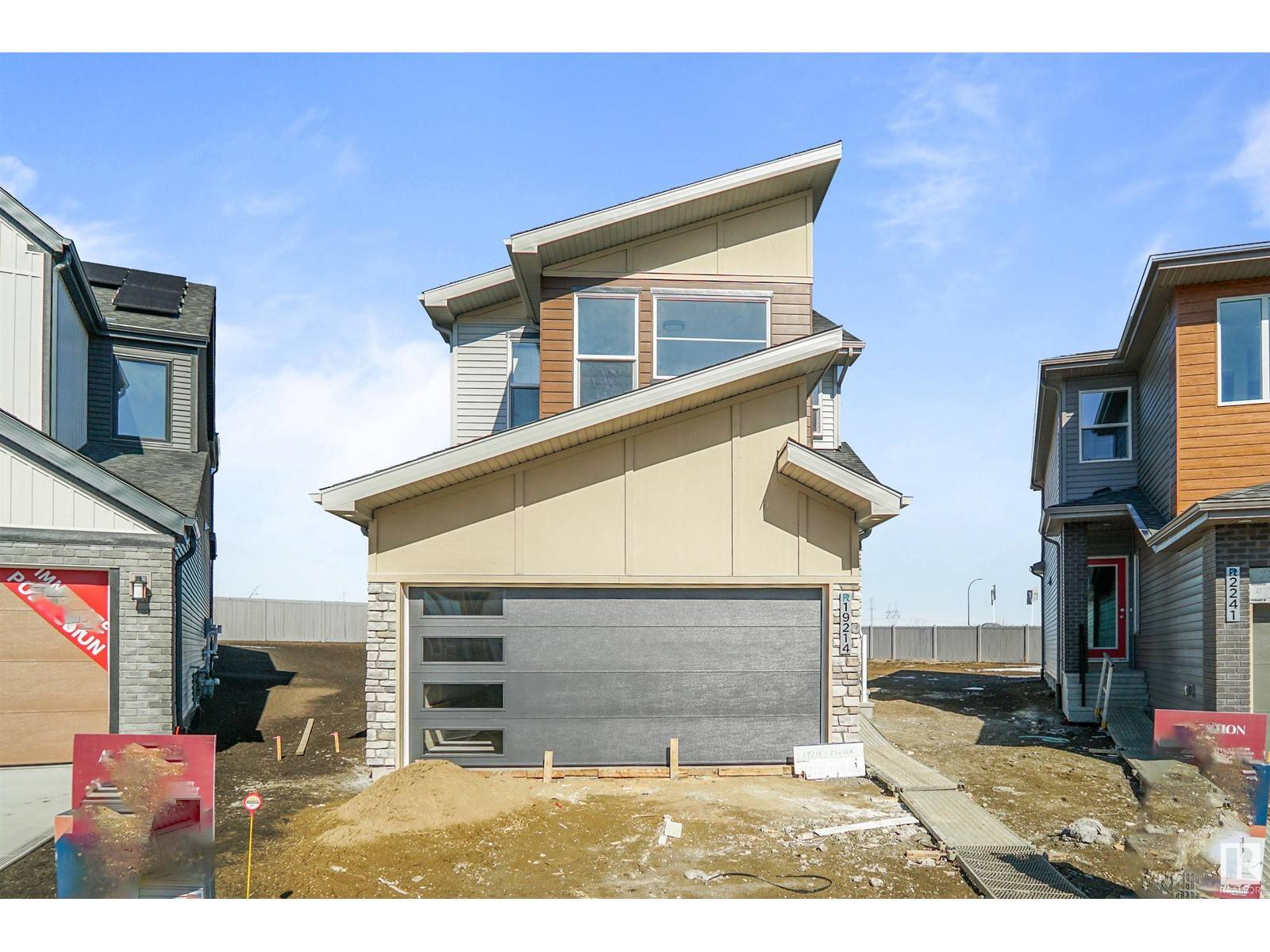 Edmonton, AB T5Y4B7,4682 177 AV NW