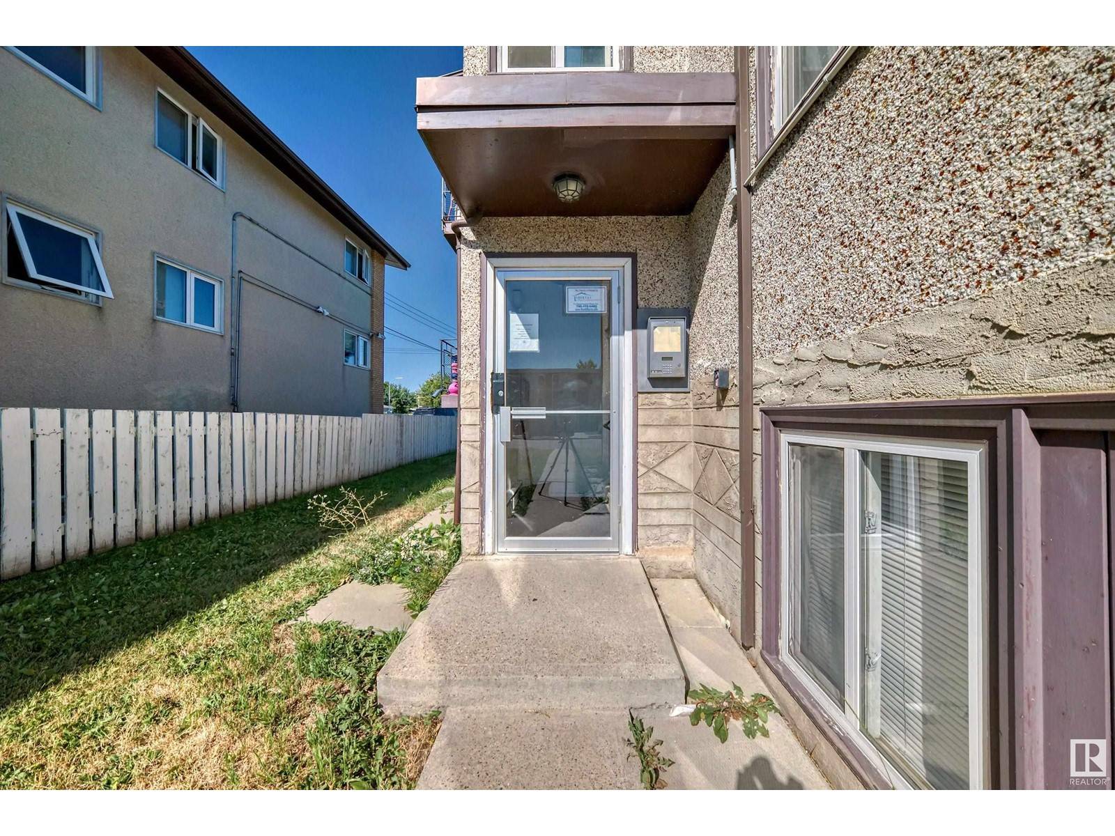 Edmonton, AB T5P2G9,10006 154 ST NW