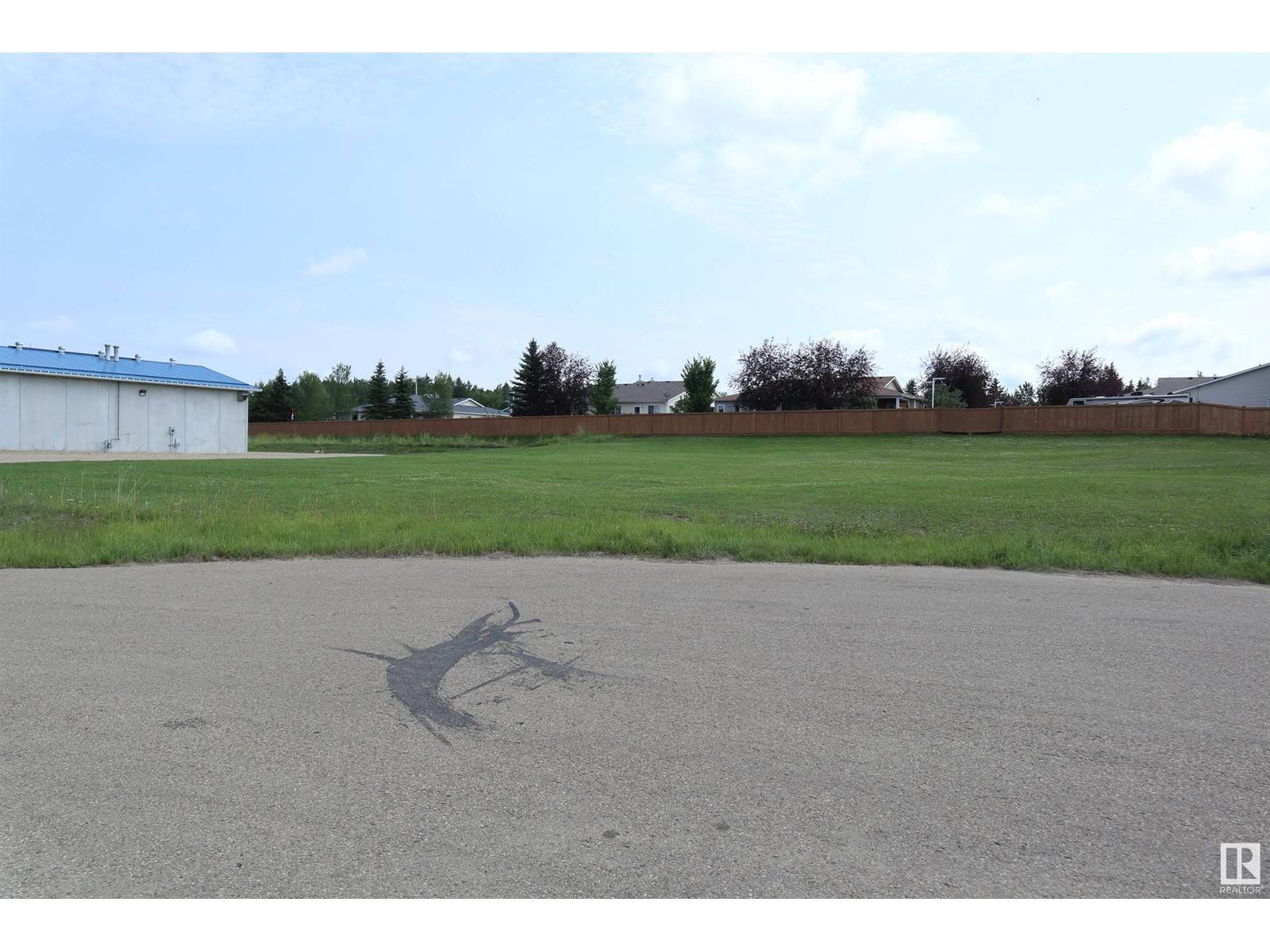 Rural Wetaskiwin County, AB T0C2V0,6 VILLAGE CREEK CL