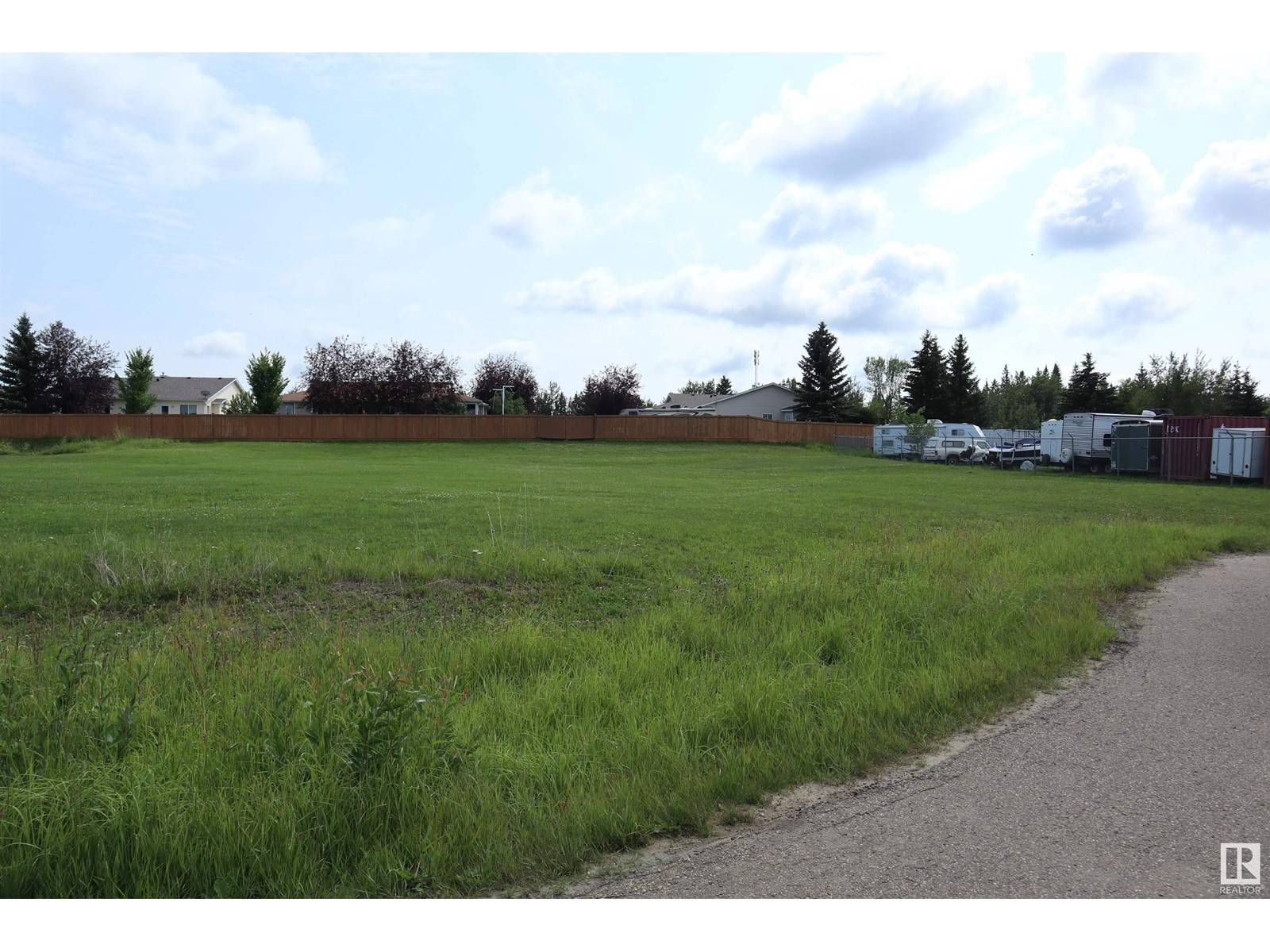 Rural Wetaskiwin County, AB T0C2V0,6 VILLAGE CREEK CL