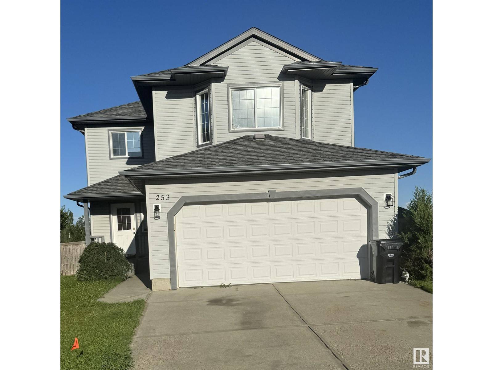 Spruce Grove, AB T7X4K8,253 HENDERSON LI