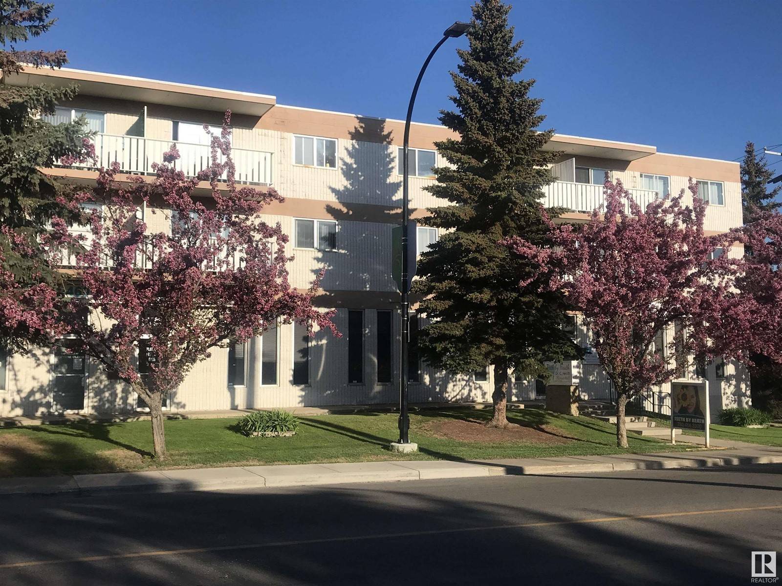 Edmonton, AB T6C1M2,9107 88 AV NW