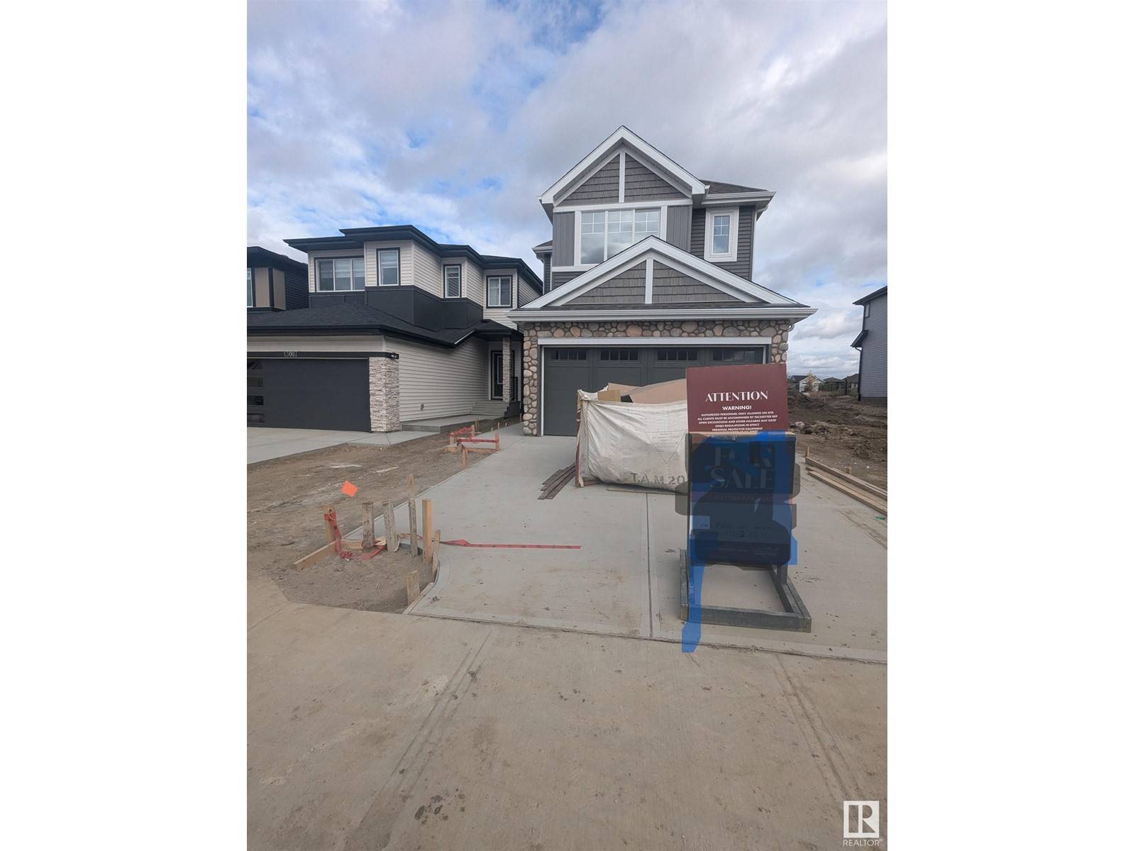 Edmonton, AB T5Y4B7,13003 213 ST NW