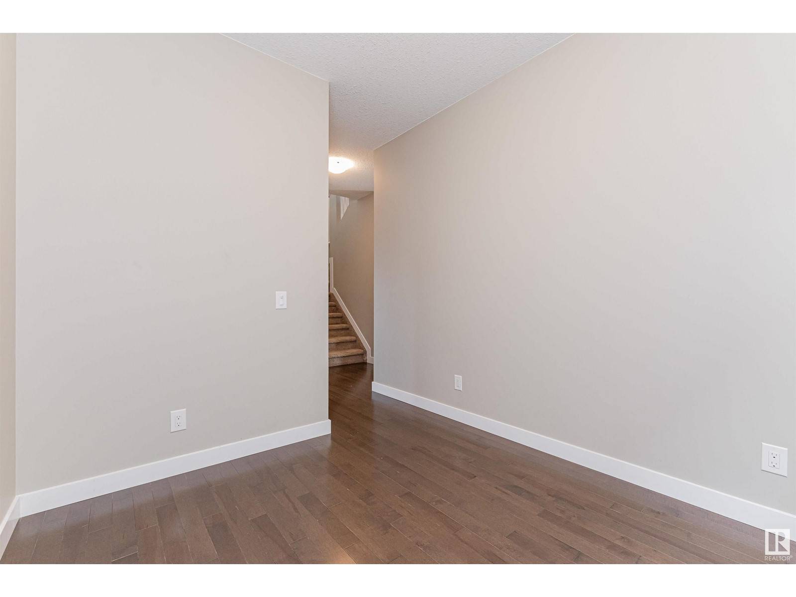 Edmonton, AB T5T4R7,8815 218 ST NW