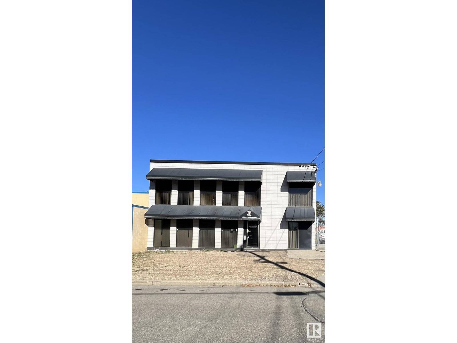 Edmonton, AB T5L3C8,12830 126 AV NW