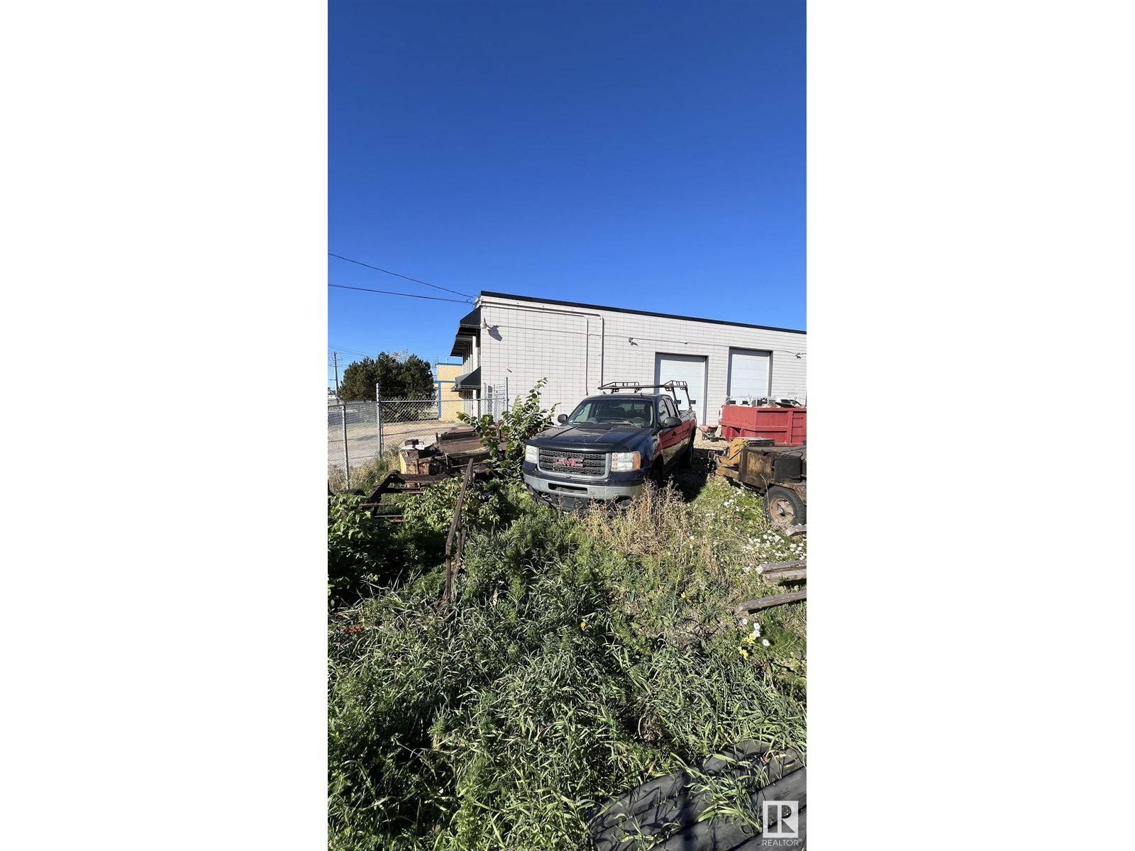 Edmonton, AB T5L3C8,12830 126 AV NW