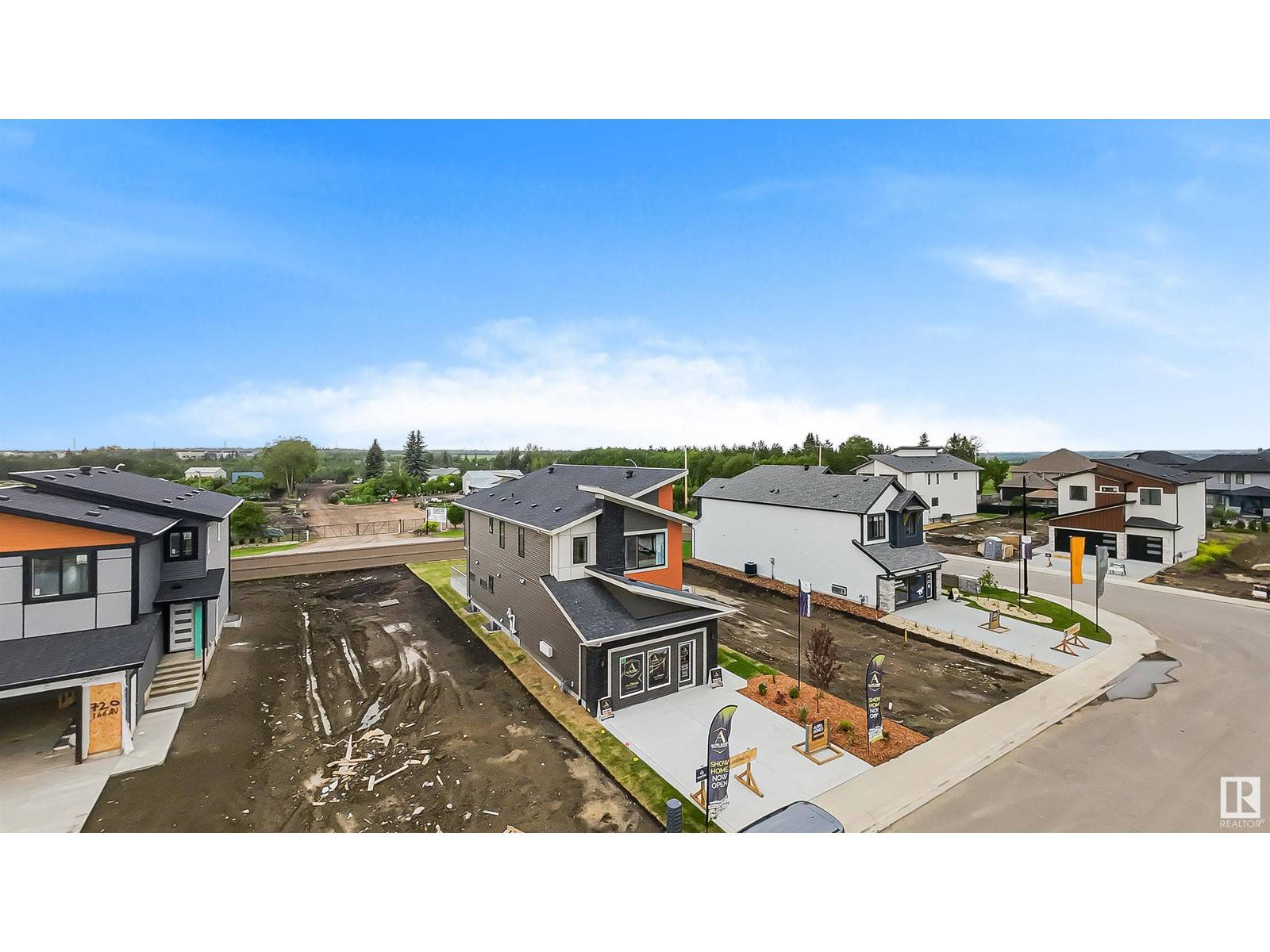 Edmonton, AB T5Y4J1,728 166 AV NE