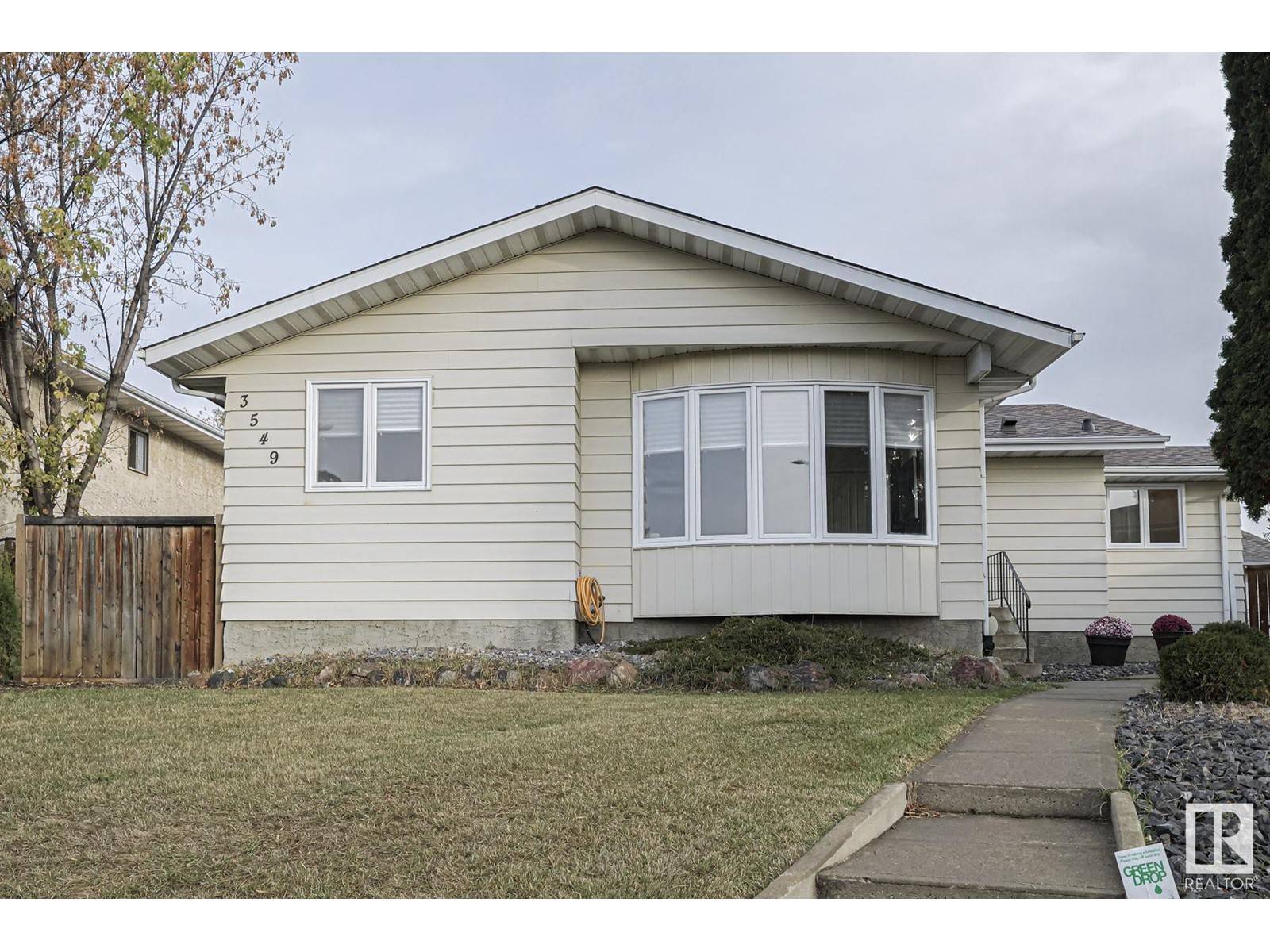 Edmonton, AB T6L1H1,3549 61 ST NW