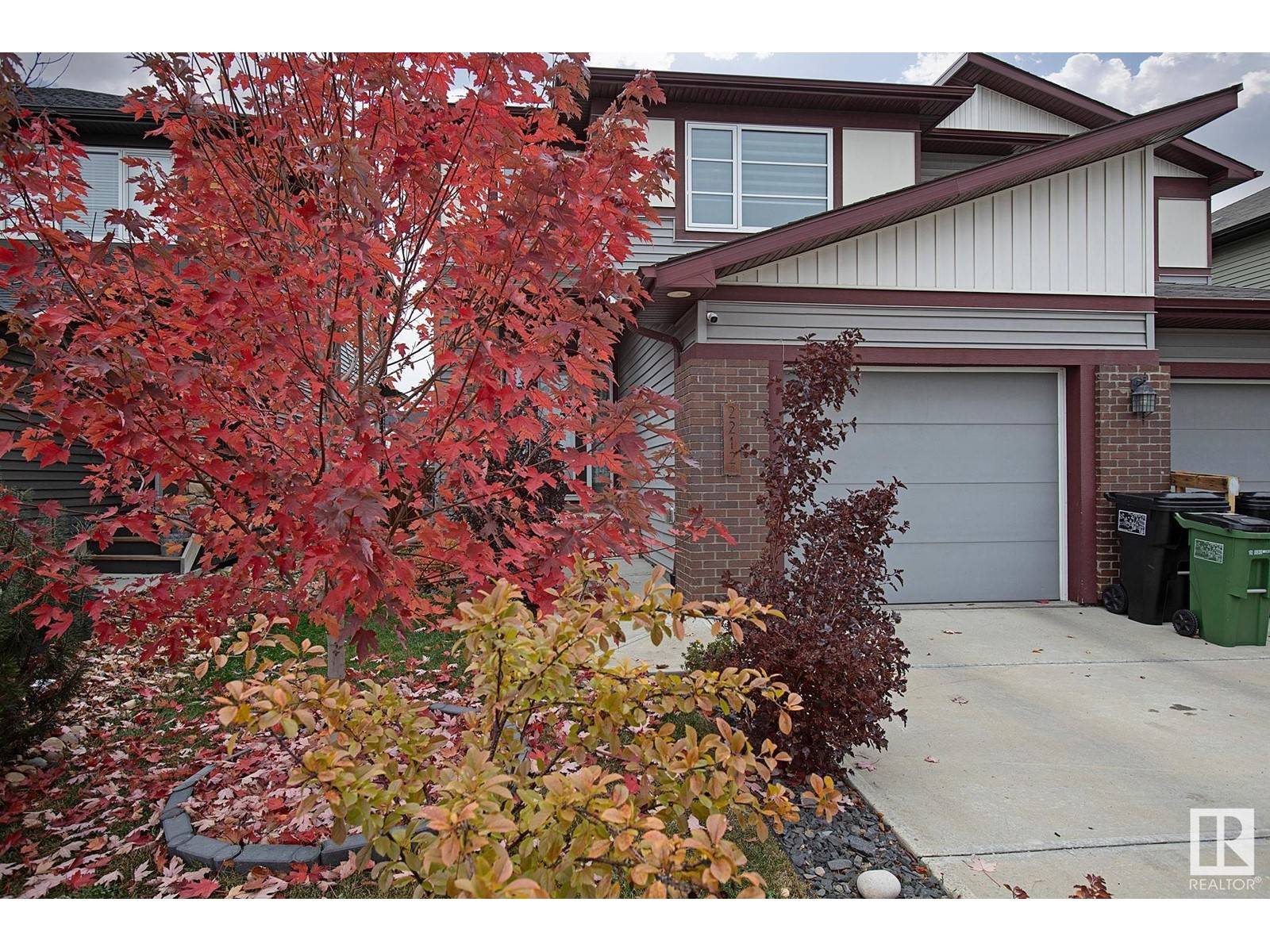 Edmonton, AB T6W3M6,2212 CASEY CR SW