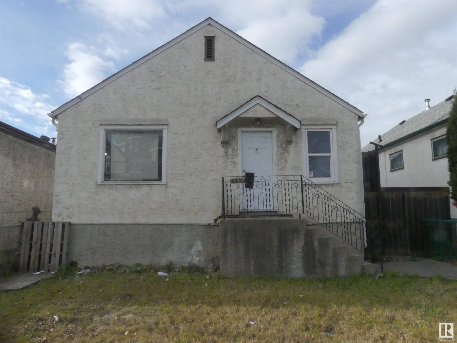 Edmonton, AB T5H2M3,10840 97 ST NW