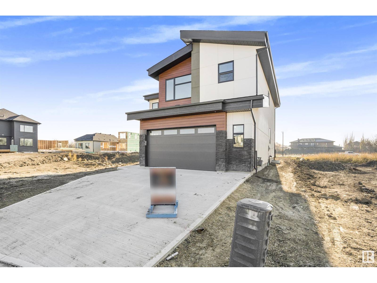 Edmonton, AB T5Y4J2,235 166 AV NE