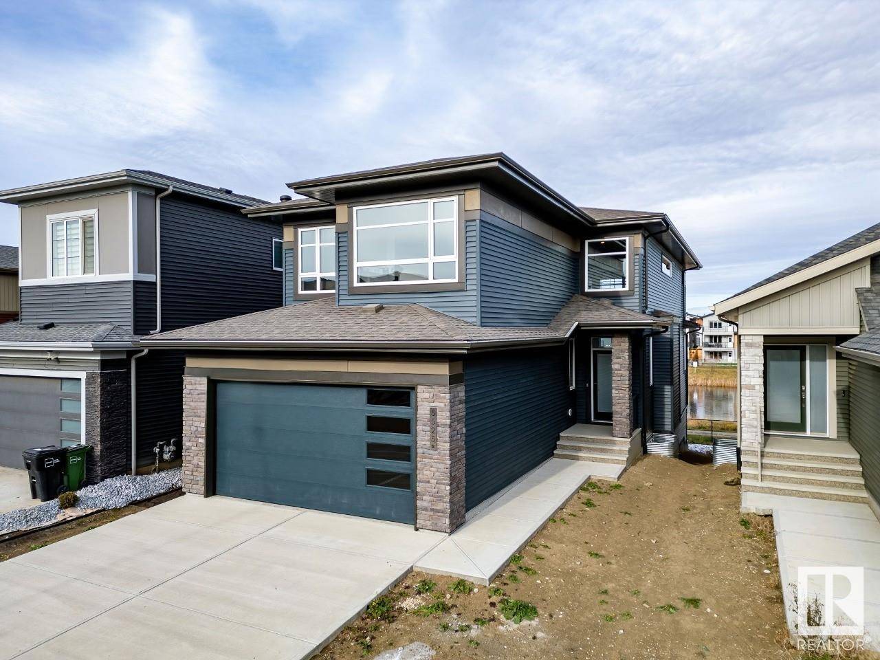 Edmonton, AB T6W1A5,5525 KOOTOOK RD SW