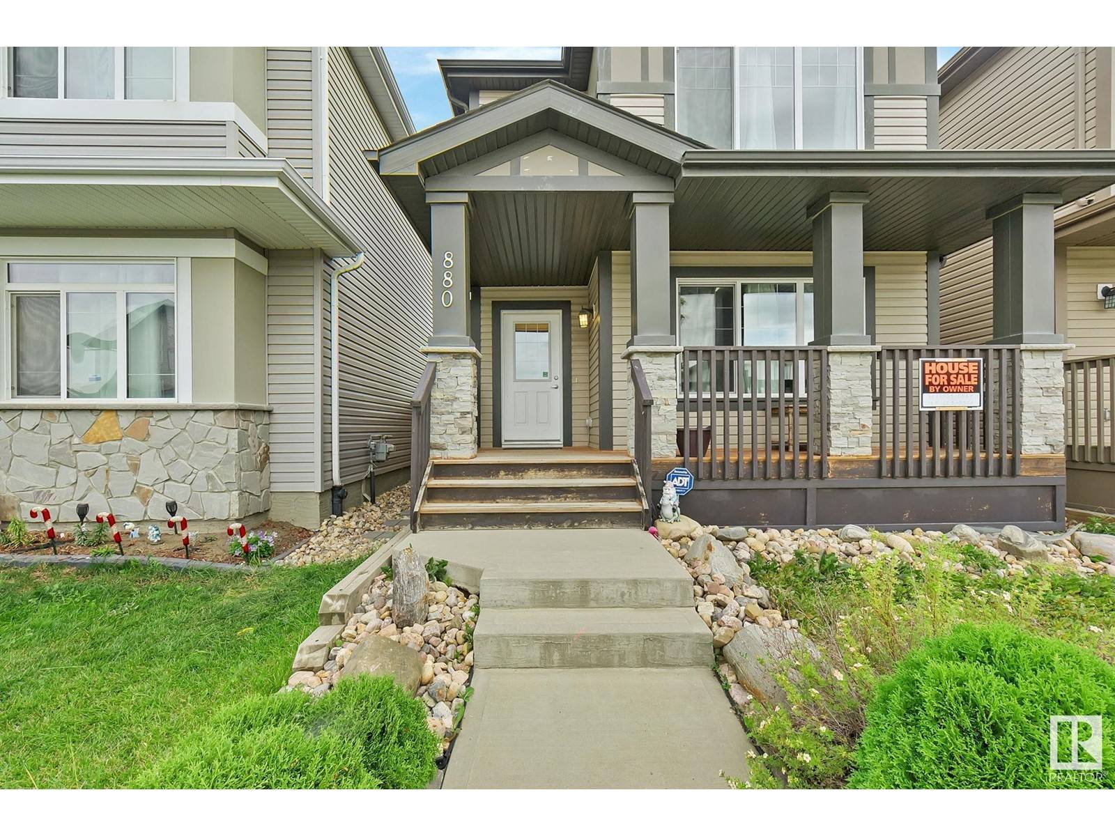 Edmonton, AB T5Y3P3,880 CY BECKER DR NW