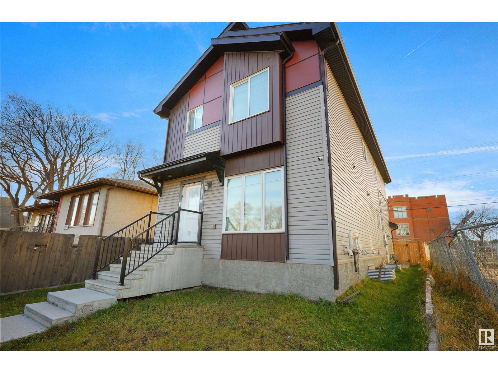 Edmonton, AB T5H2C7,10712 95 ST NW