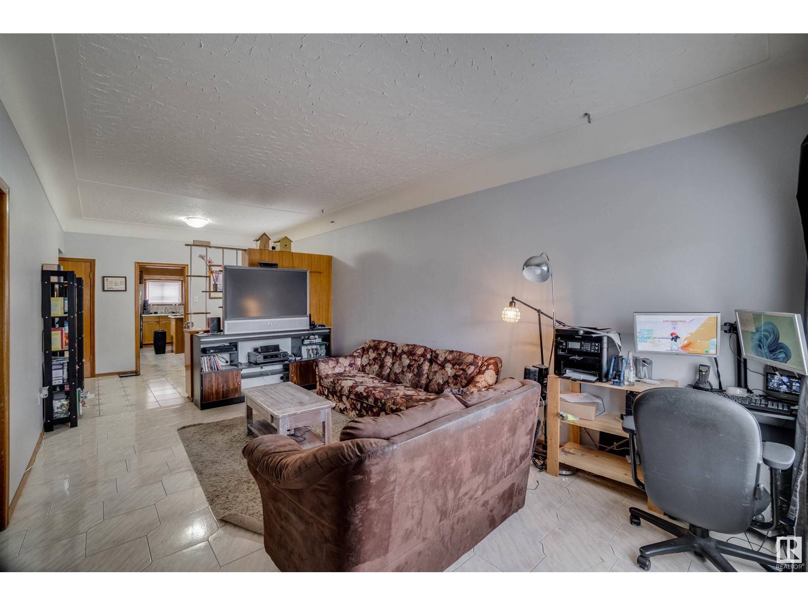 Edmonton, AB T5H1G2,9531 109A AV NW