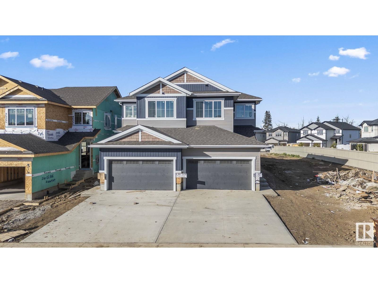 Edmonton, AB T6T2K2,324 32 AV NW