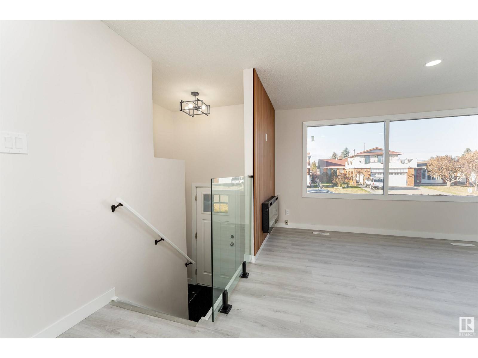 Edmonton, AB T5W3H4,12431 51 ST NW