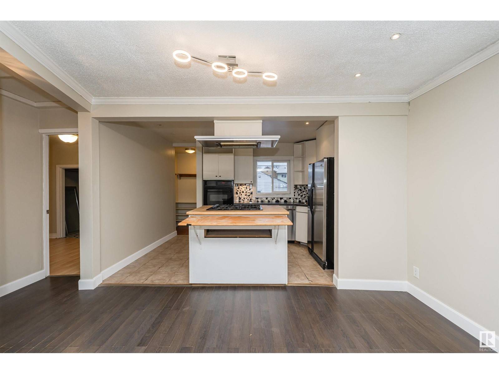 Edmonton, AB T5B4C2,12133 91 St NW