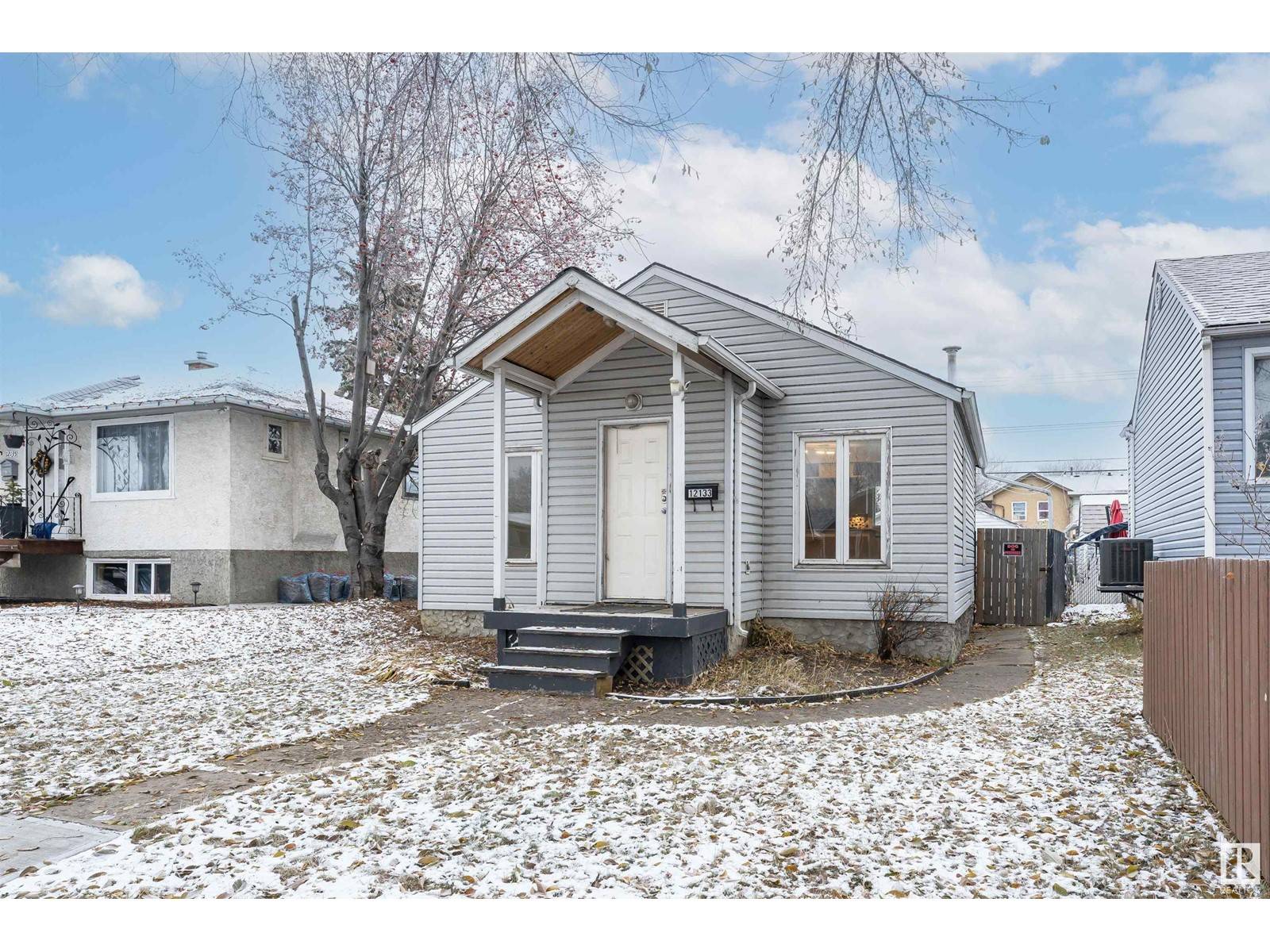 Edmonton, AB T5B4C2,12133 91 St NW