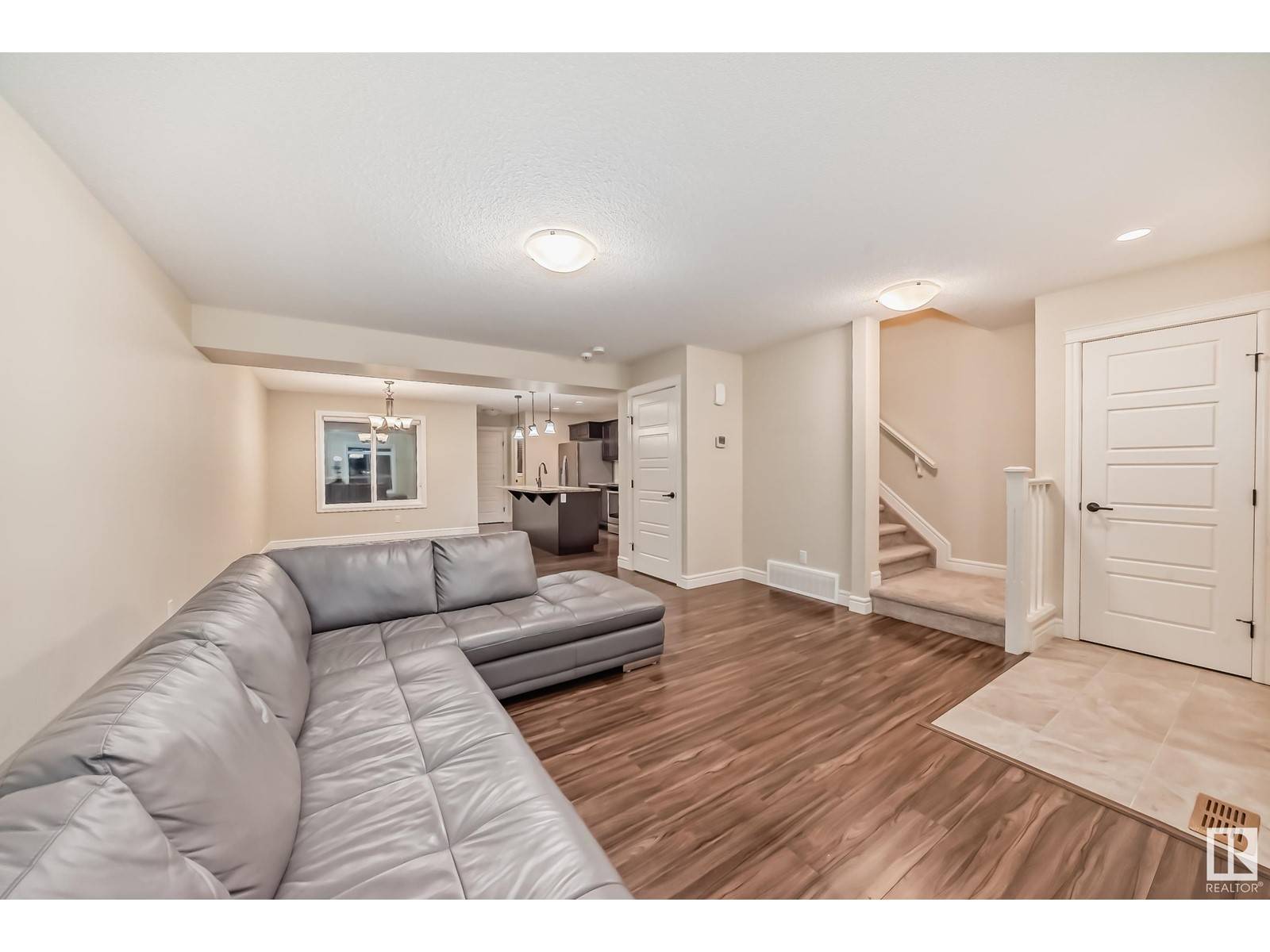 Edmonton, AB T5Y3R7,17126 38 ST NW