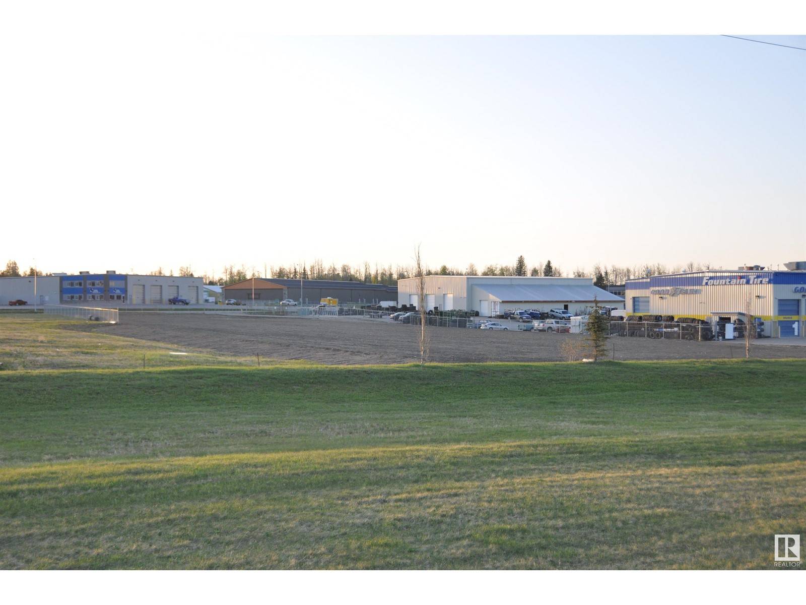 Drayton Valley, AB T7A0B2,5641 56 ST
