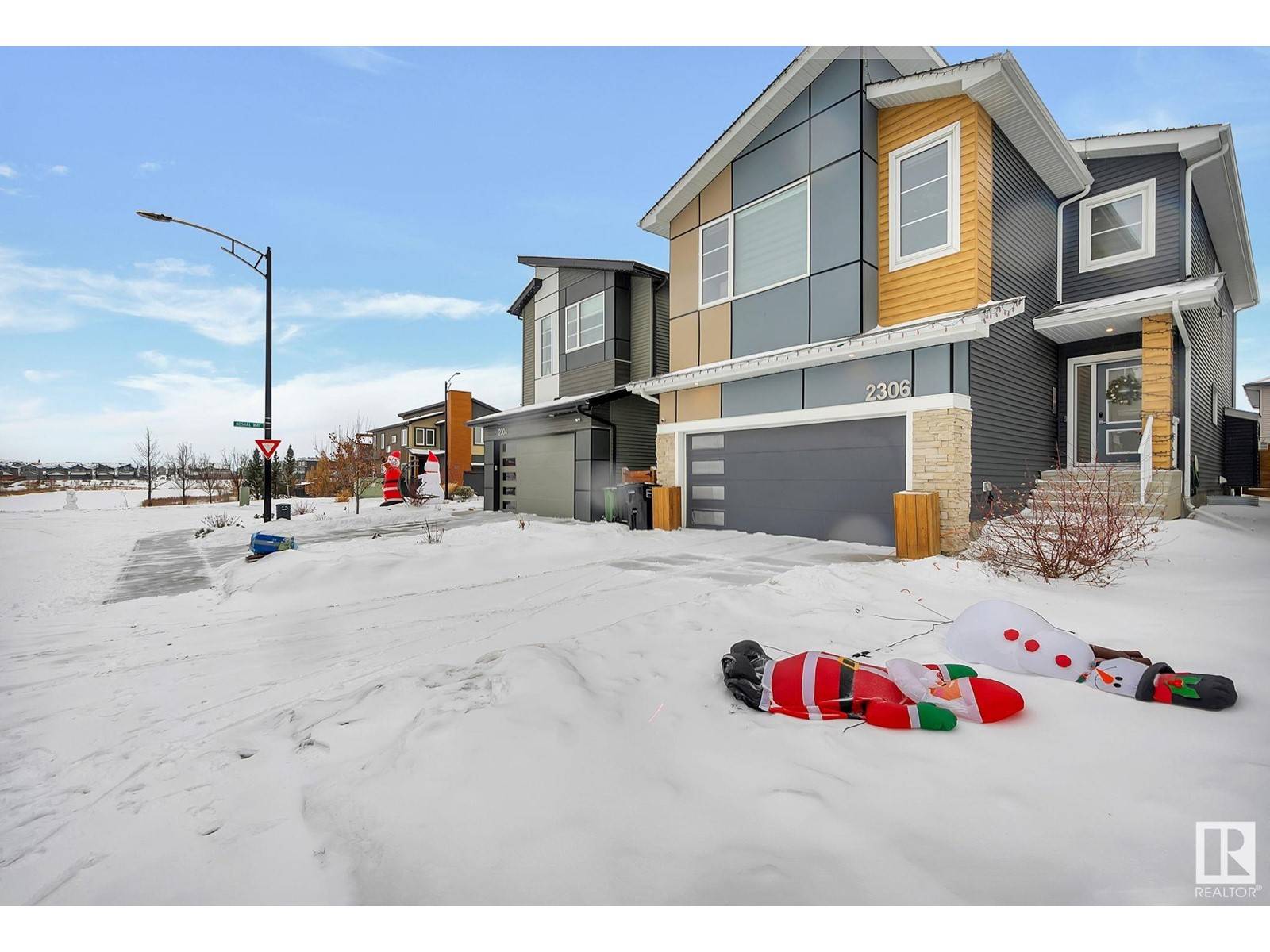 Edmonton, AB T6W3S3,2306 KELLY CI SW