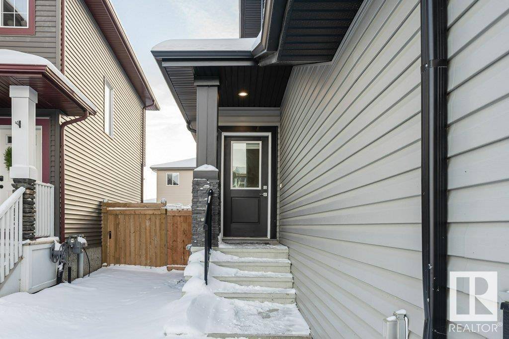 Edmonton, AB T6W3K9,9162 Cooper Crescent SW