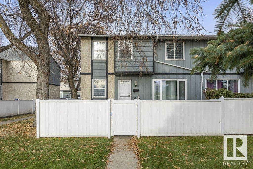 Edmonton, AB T5A2Y2,201B Homestead CR NW