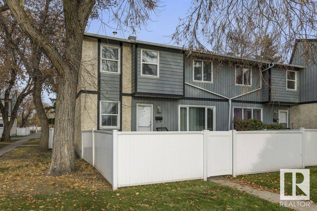 Edmonton, AB T5A2Y2,201B Homestead CR NW