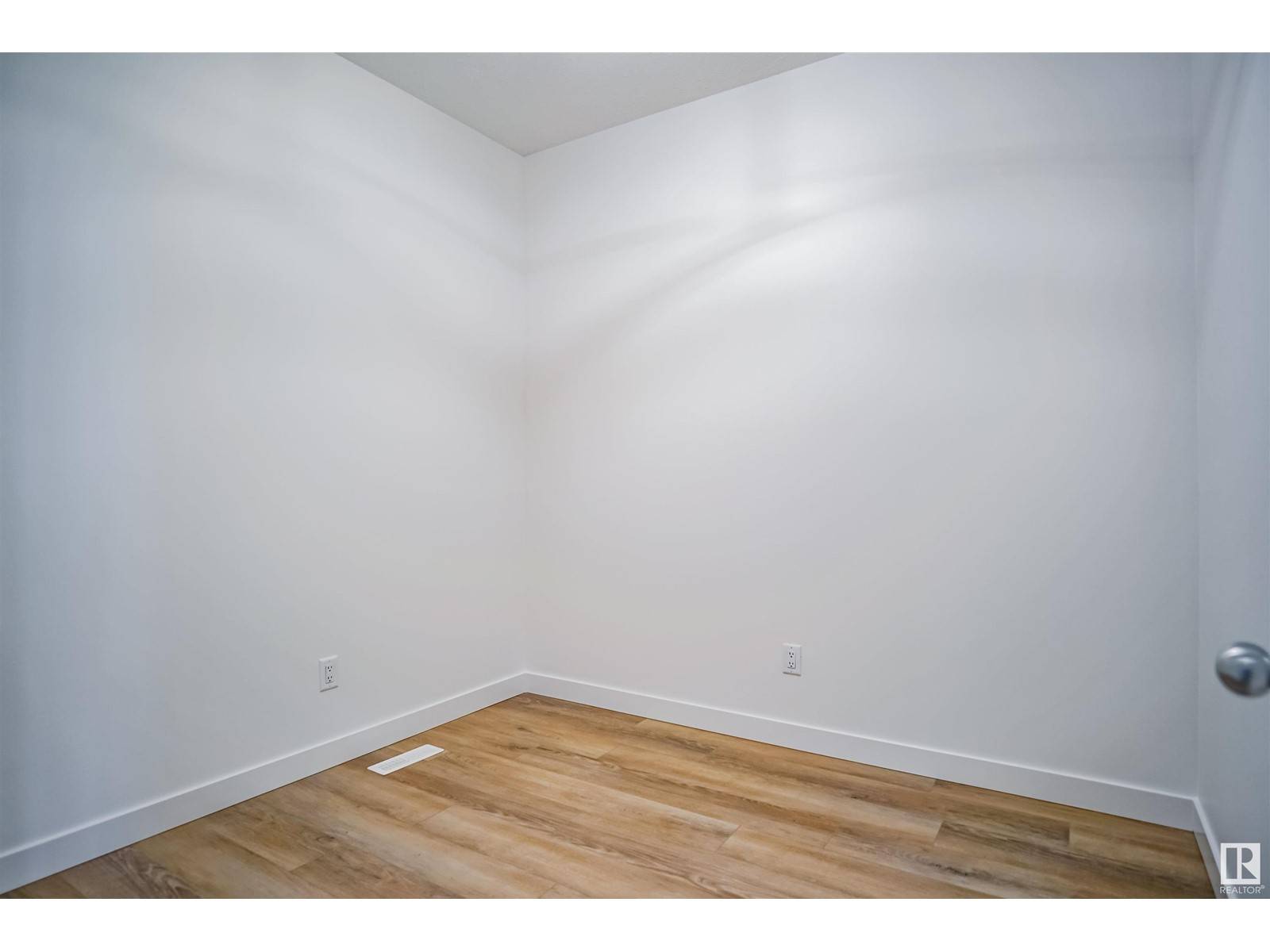 Edmonton, AB T6W5G7,9517 Carson BN SW