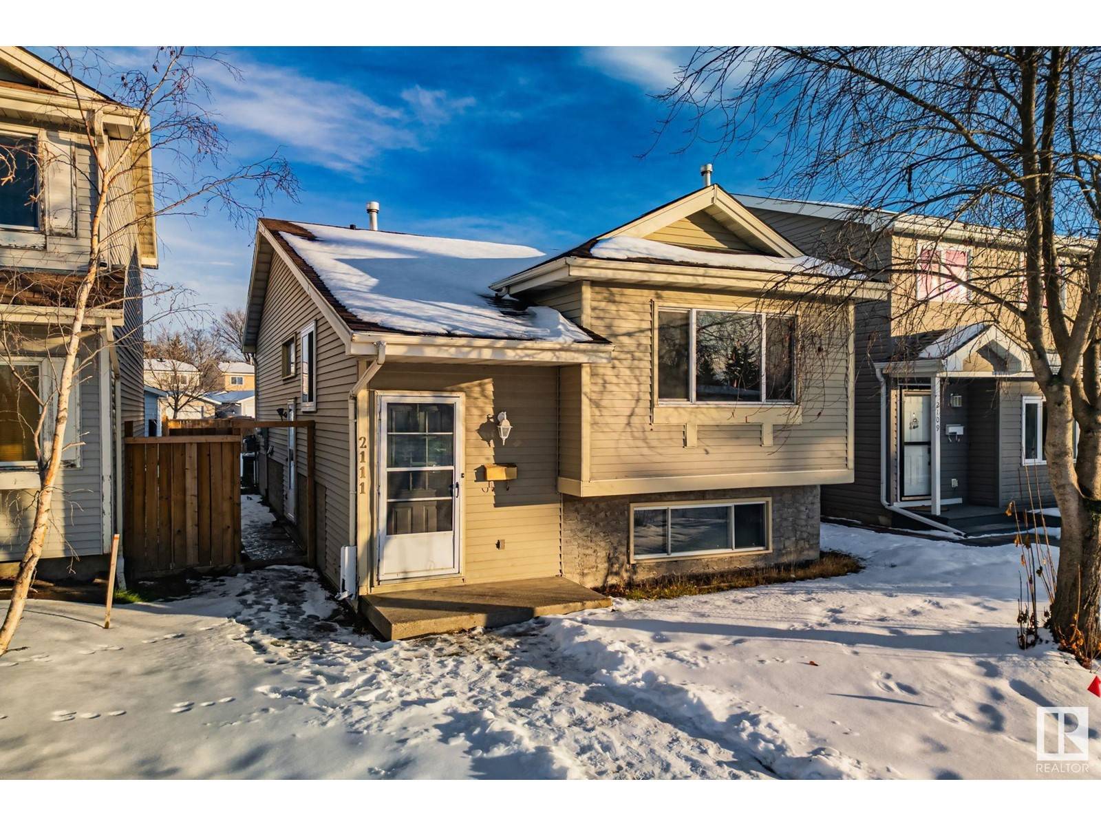 Edmonton, AB T6L4T8,2111 53 ST NW