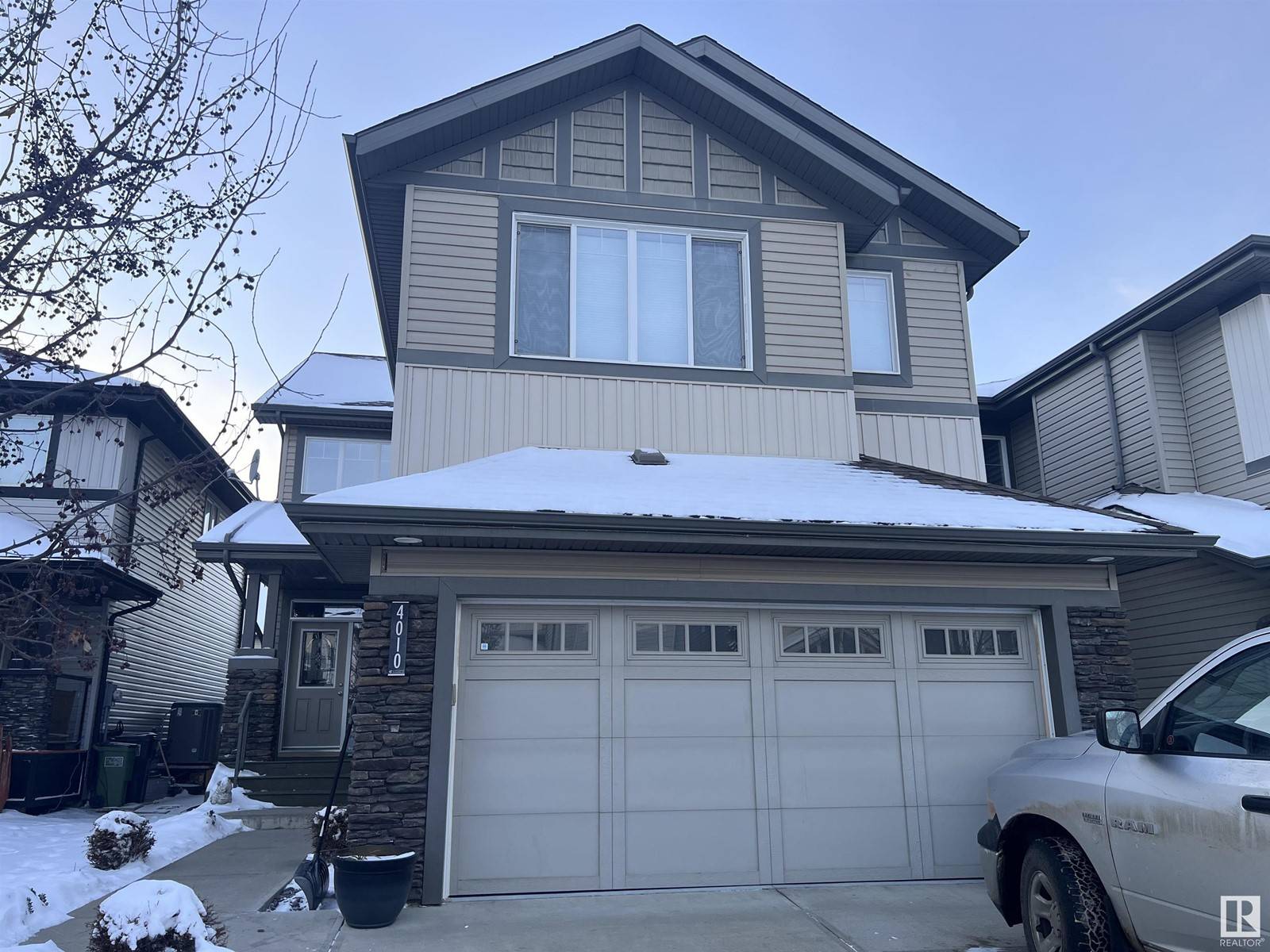 Edmonton, AB T6W0Z3,4010 CHARLES PL SW SW