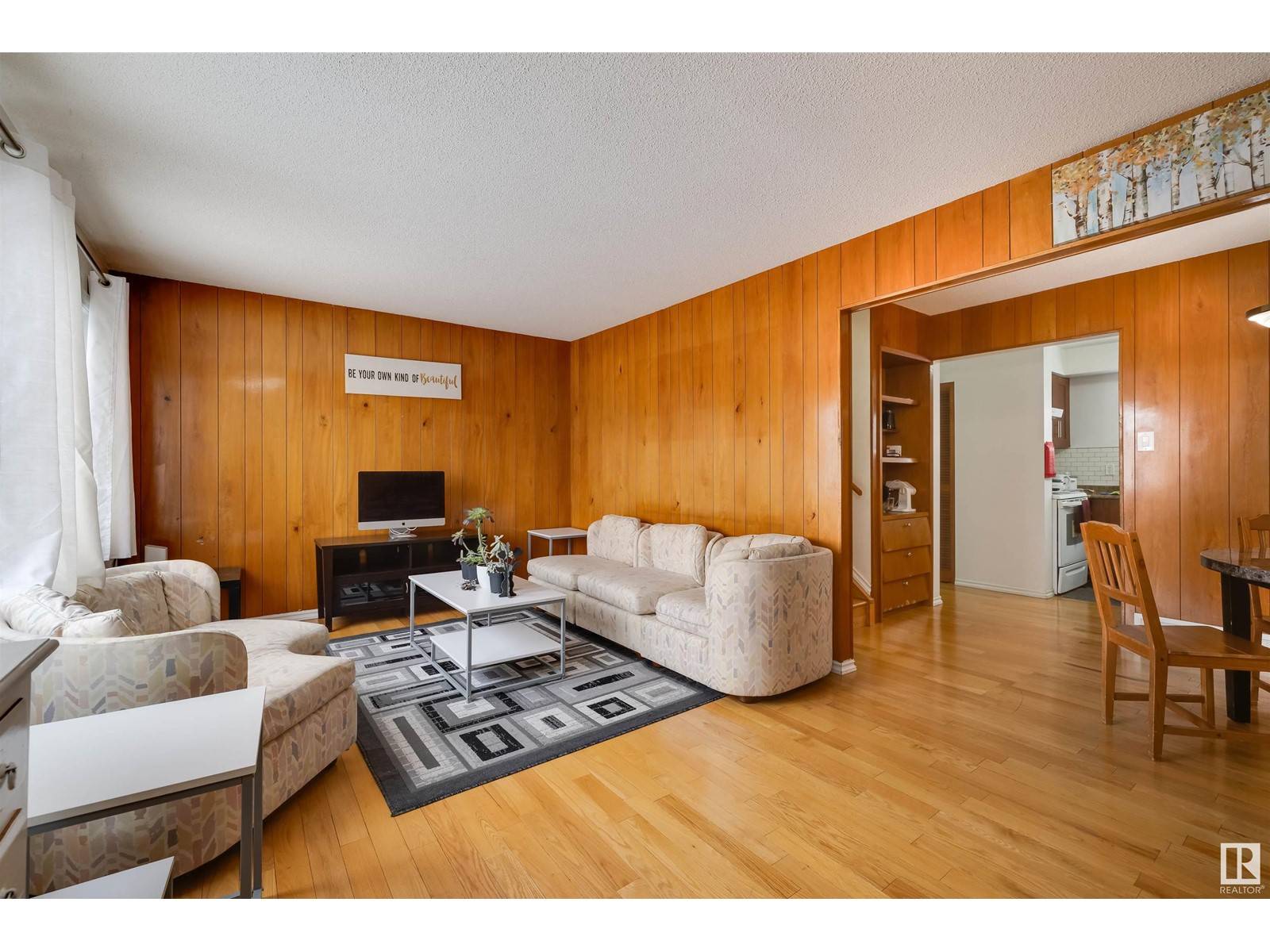 Edmonton, AB T6H0L1,10632 51 AV NW