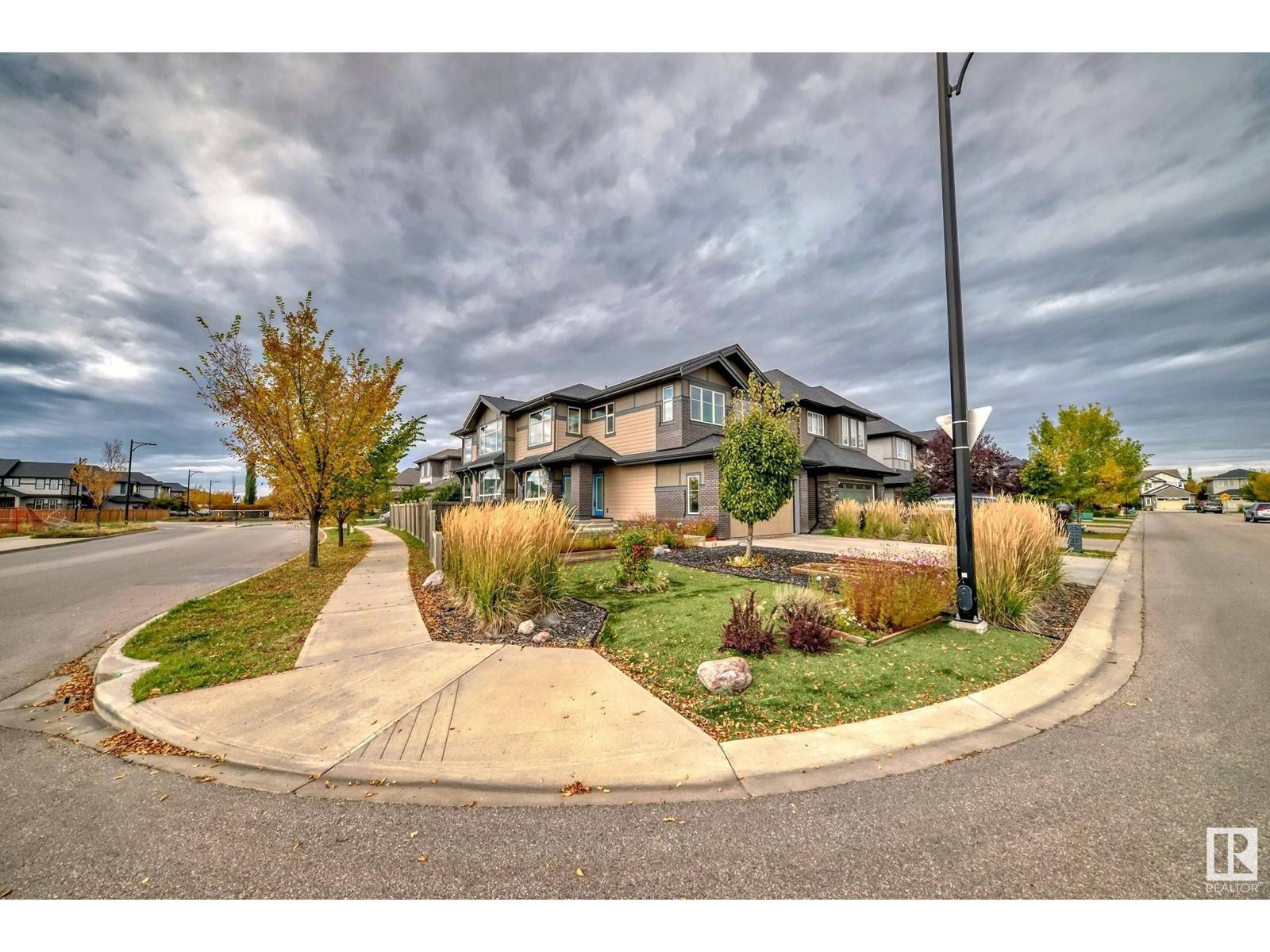 Edmonton, AB T6W2R7,3104 ALLAN LANDING LD SW