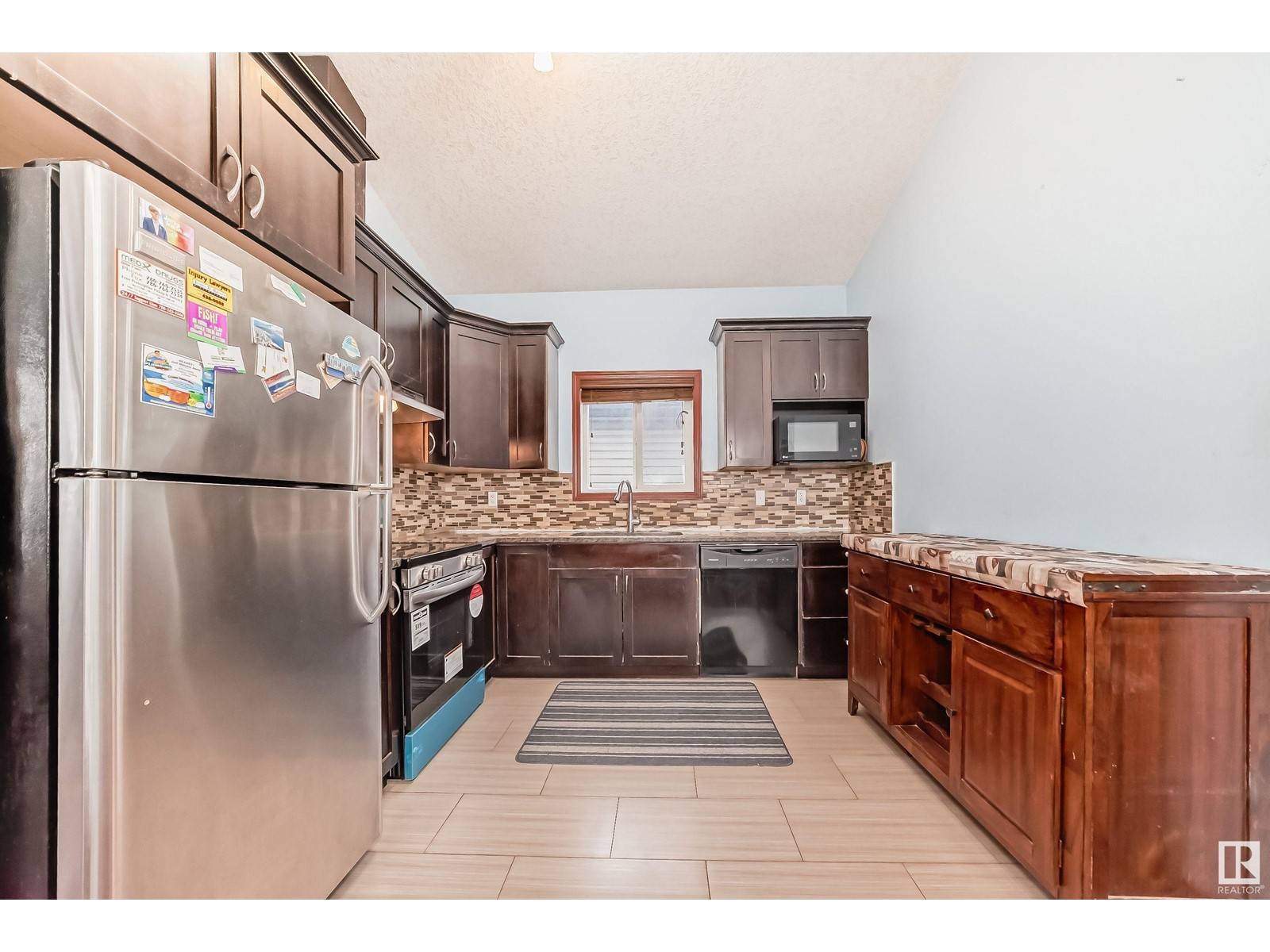 Edmonton, AB T5B4B6,11916 91 ST NW