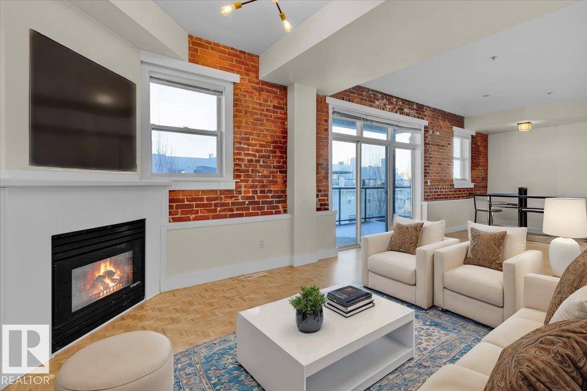 Edmonton, AB T6E6P5,#406 10728 82 AV NW