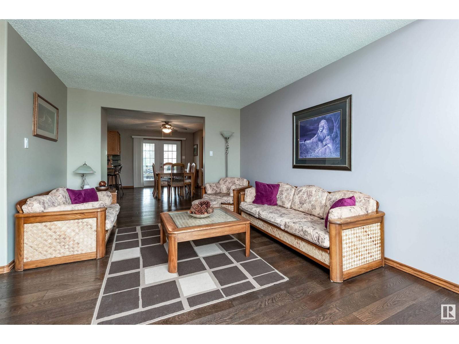 Vegreville, AB T9C1C2,4126 46 ST