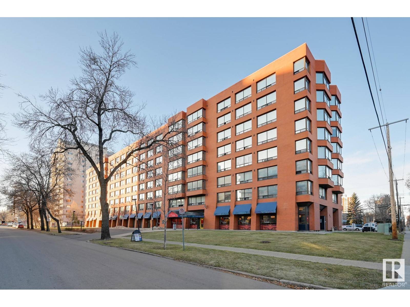 Edmonton, AB T5K2L2,#408 10160 114 ST NW